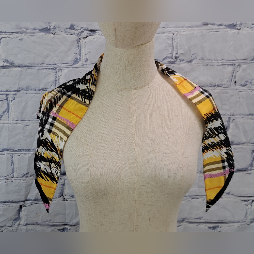 NWT Burberry Women's Scarf Scribble Printed Vintage Check 100% Silk - Picture 10 of 14